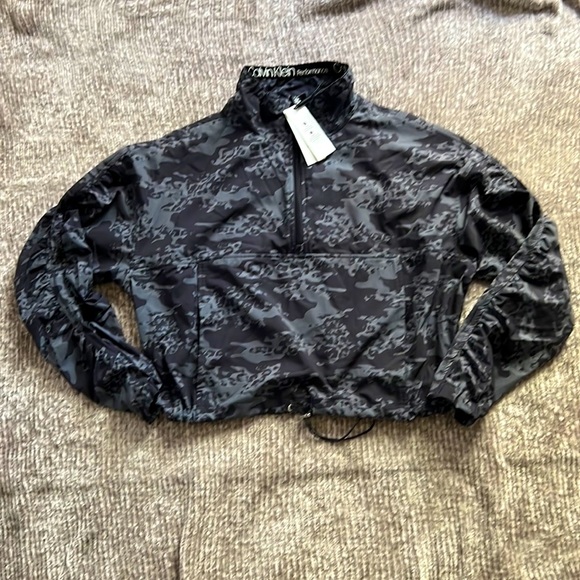 Calvin Klein Performance- NWT - Women’s: M -Half-zip- Pull-Over -Windbreaker - Picture 2 of 7